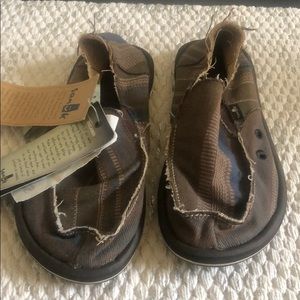 Kids Sanuk slip on shoes